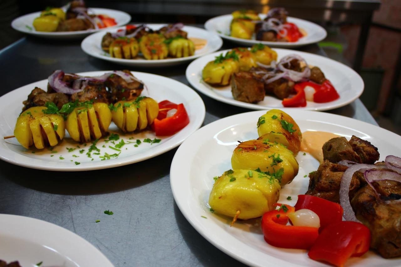 "Lian" Family Hotel & Restaurant Volosyanka  Bagian luar foto