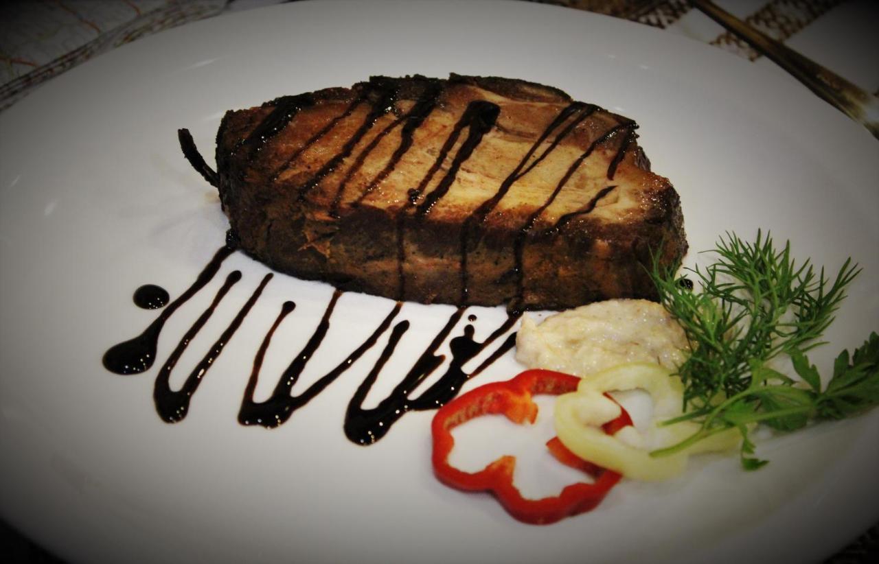 "Lian" Family Hotel & Restaurant Volosyanka  Bagian luar foto
